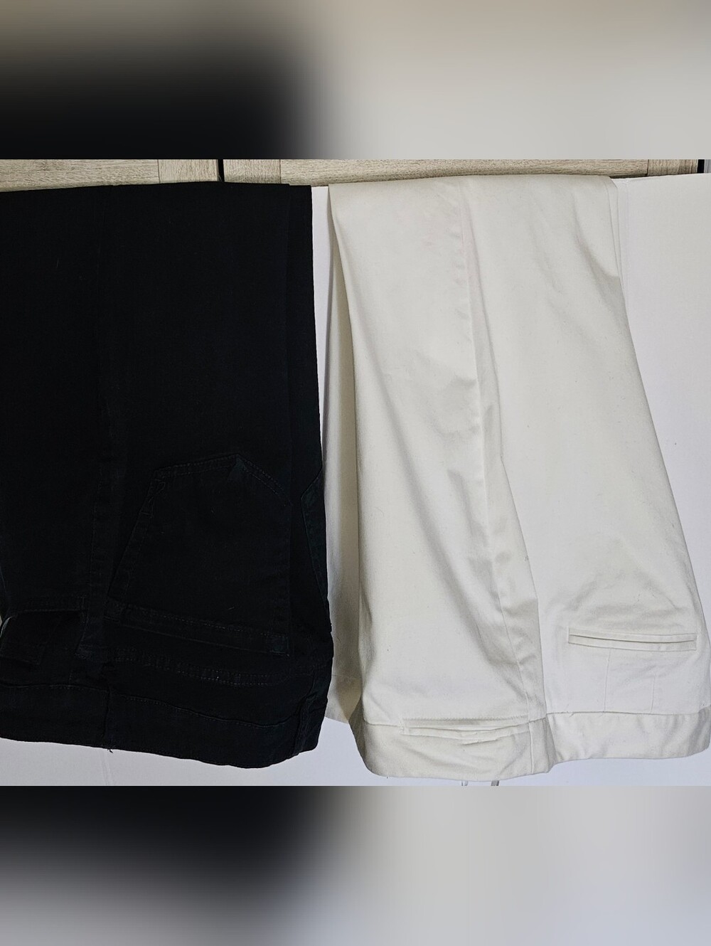 2 Pair Jones New York STRETCH Black,  WHITE Pants Slacks Flat Front Capri Summer